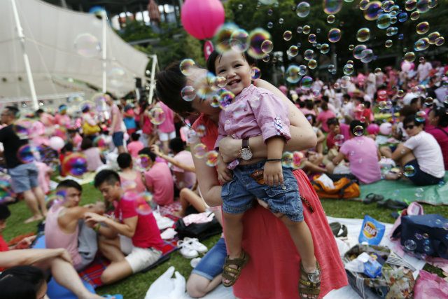#SG50: In Singapore, gay activism is family-friendly