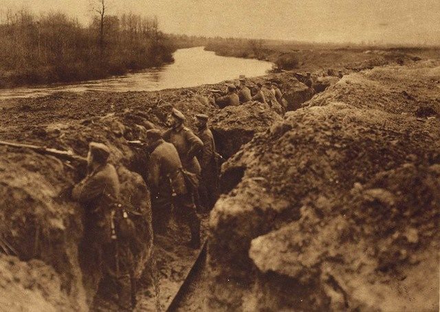 German troops holding first-line trench on the River Aisne, 1919. Image courtesy Great War Primary Document Archive: Photos of the Great War - www.gwpda.org/photos