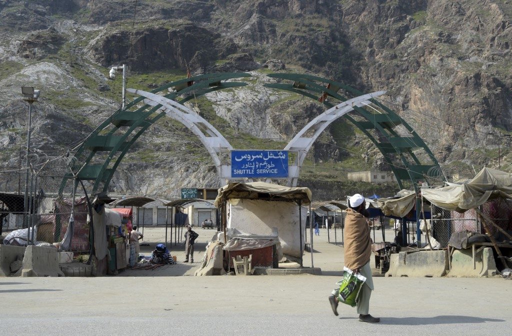 Pakistan halts international passenger flights for 2 weeks