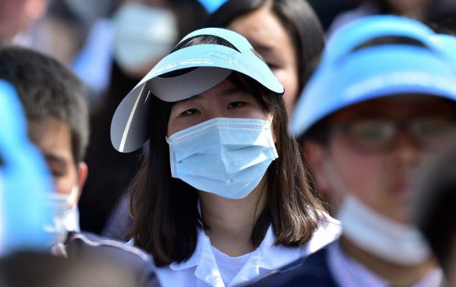 MERS WATCH. Hundreds of schools in South Korea have been closed to prevent the spread of the MERS virus. File photo by Jung Yeon-Je/AFP 