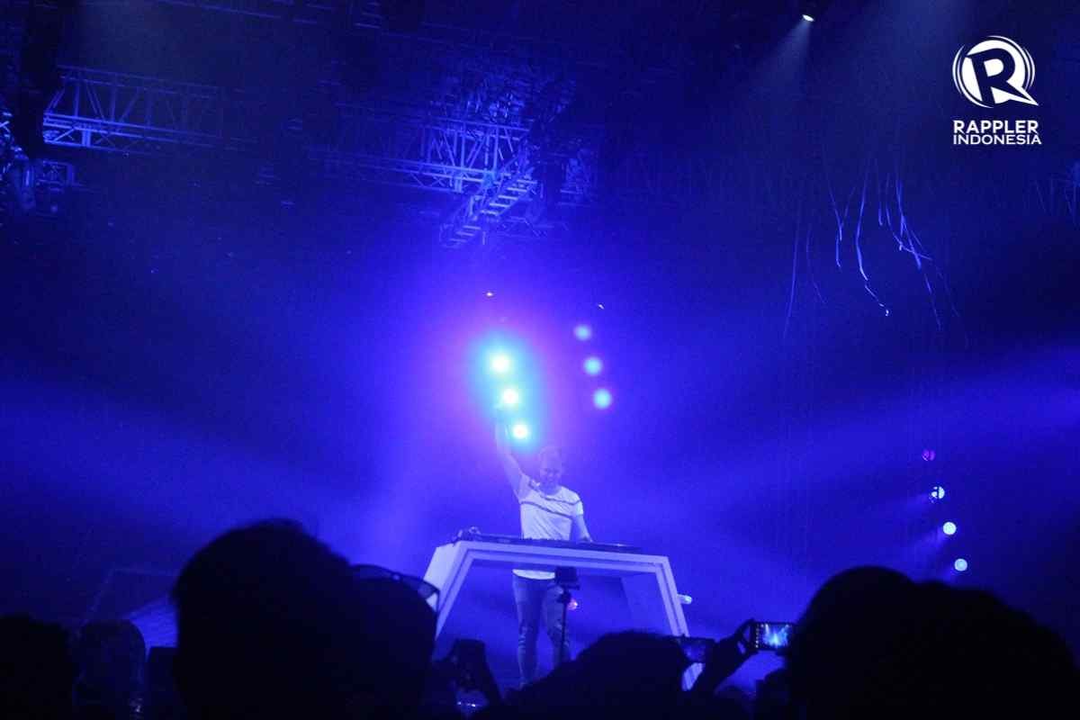 DJ Armin van Buuren sukses menyatukan para penonton di JI Expo