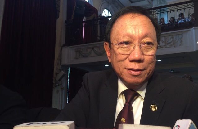 Calida, DOJ inconsistent on amnesty review: Just for Trillanes or all?