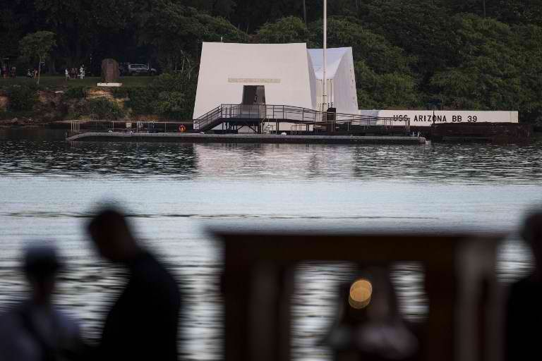 Japan’s Abe in Hawaii to visit Pearl Harbor with Obama