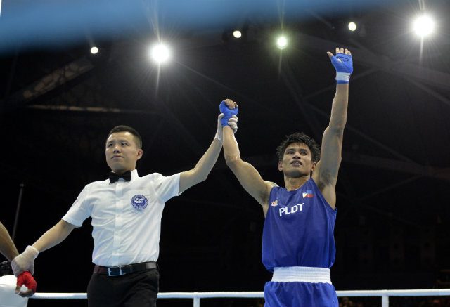Ian Clark Bautista dominated his Singaporean foe, but only managed a split decision win. Photo by Singapore SEA Games Organising Committee/Action Images via Reuters 