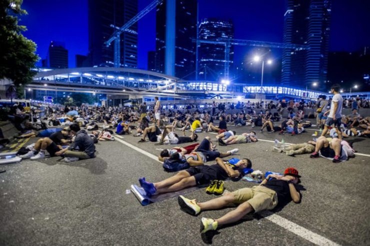 185,000 Pinoys in Hong Kong warned about protests