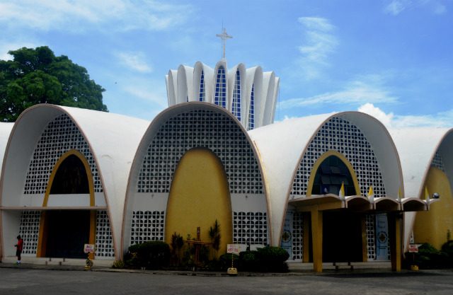 Bacolod bishop strips school of Catholic status