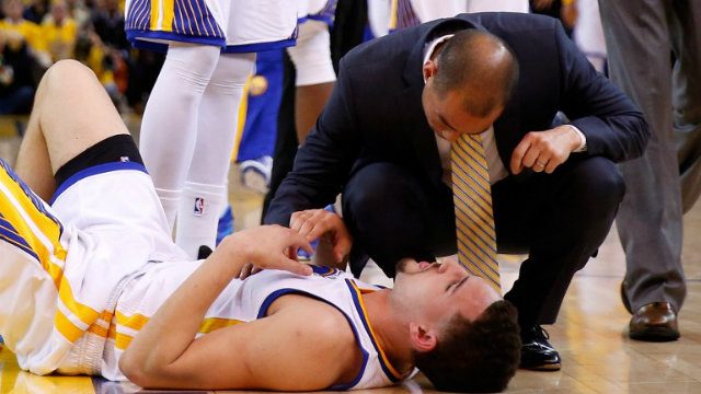 WATCH: Golden State’s Klay Thompson struck by knee to the head