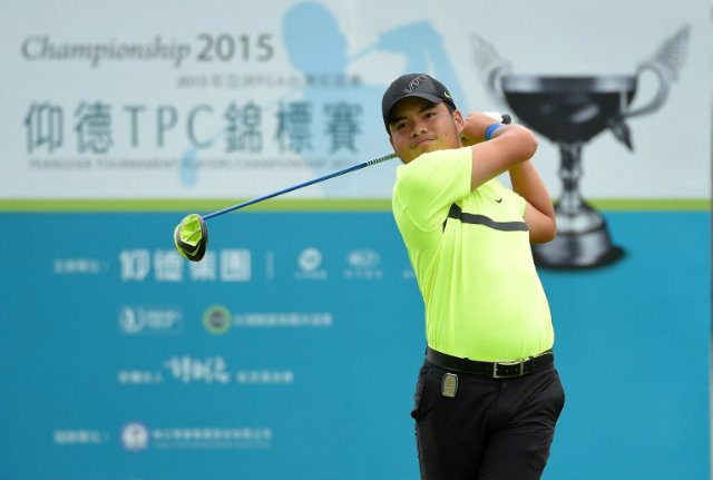 Renolds takes early lead at Philippine Open; Filipino Tabuena close behind