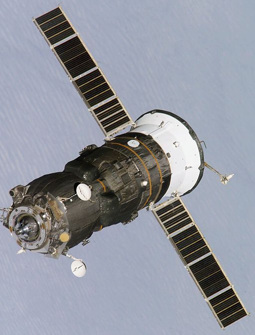 Unmanned Russian spacecraft ‘plunging to Earth’