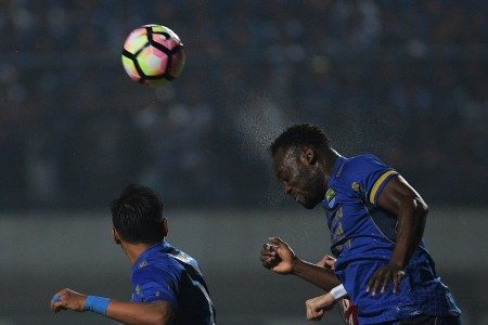 Terganjal KITAS, Essien dan Cole terancam tak bisa dimainkan Persib Bandung