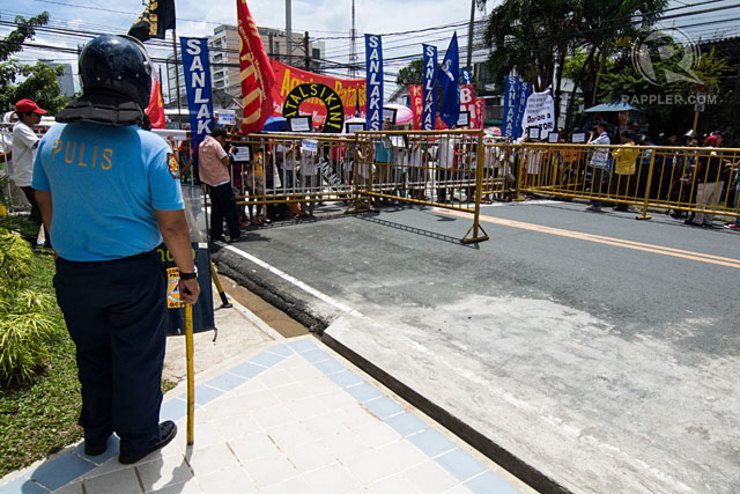 PRELUDE. The march to the Aquino residence in Times St. was a build up to the mass mobilizations on Aug. 25, the first anniversary of the Million People March, the protesters said.