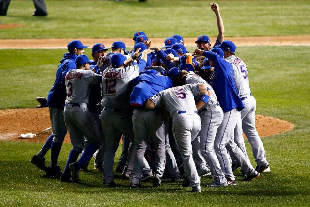 New York Mets thrash Cubs to sweep into World Series