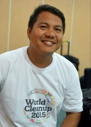 ADVOCATE. Dann Diez pushes for a cleaner Philippines
 