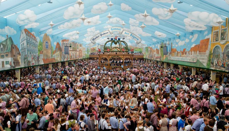 Germany’s Oktoberfest opens with refugee crisis on doorstep