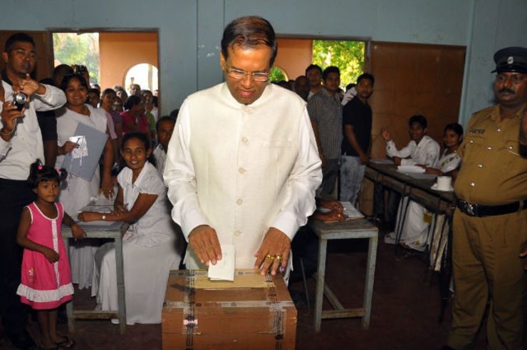 Sirisena sworn in as Sri Lanka’s new president