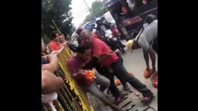 Cebu City mayor orders probe into manhandling of street vendor