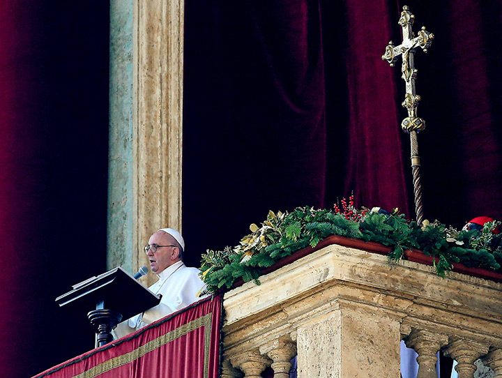 In Christmas message, Pope Francis speaks out on conflicts, migrants