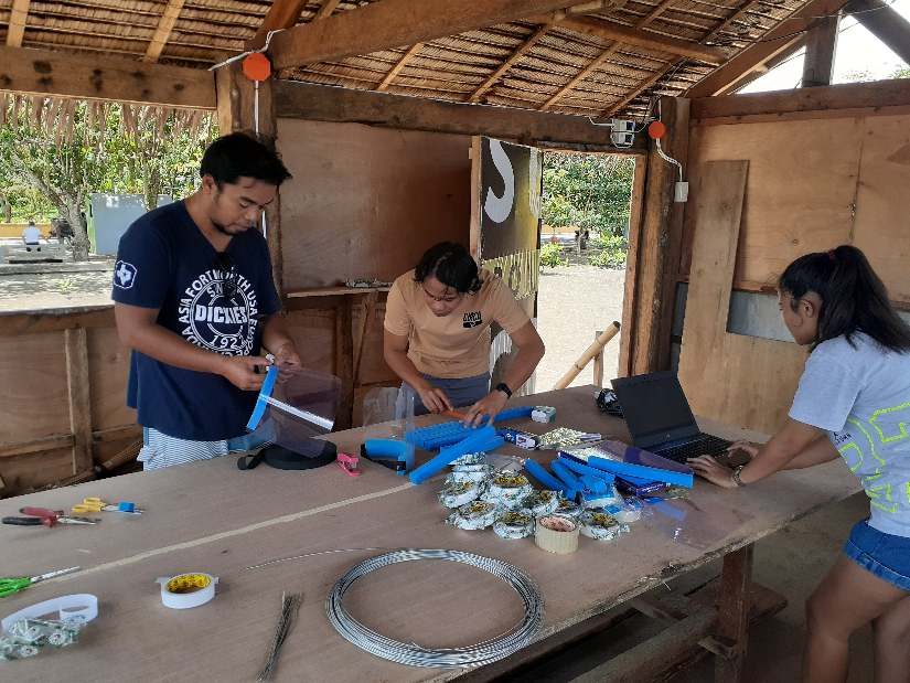 BORONGAN INITIATIVE. Brandale Balid, together with the Surf Riders Club of Balid, create improvised PPEs to help those frontliners who are in need of the equipment. Photo by Rupert Ambil 