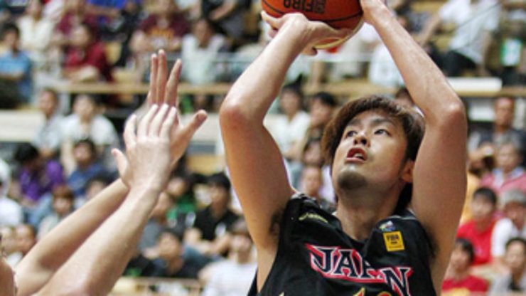 Kosuke Takeuchi is expected to form a lethal combo with his twin Joji who is coming back from injury. Photo from FIBAAsia.net
