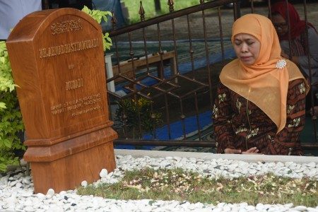 Pilgub Jawa Timur: Khofifah maju bersama Emil Dardak
