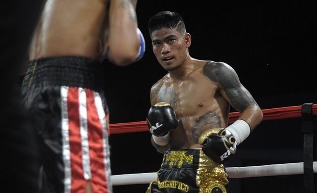 GETTING READY. Mark Magsayo hopes to book a fight date before the year ends. File photo by Alvin S. Go/Rappler 