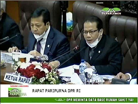 Pimpinan DPR pimpin rapat pakai masker, apa kata kamu?