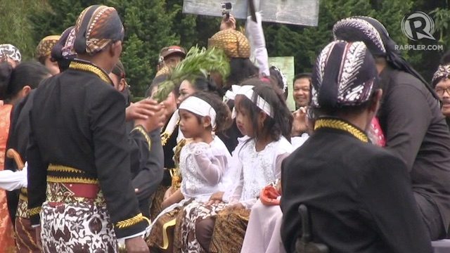 WATCH: Elaborate Indonesian ritual honors children with curly hair