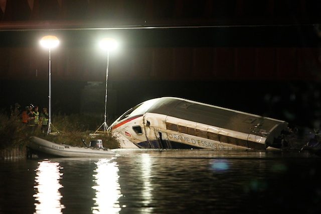 10 dead as French high-speed train derails during test run