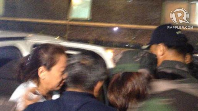 TRANSFERRED. Members of the Philippine National Police escort Napoles to the Ospital ng Makati. File photo by Rappler