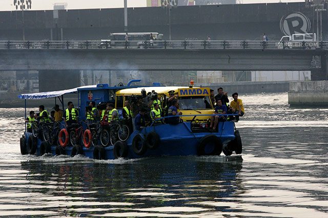 Free ride, coffee as MMDA reopens Pasig ferry system