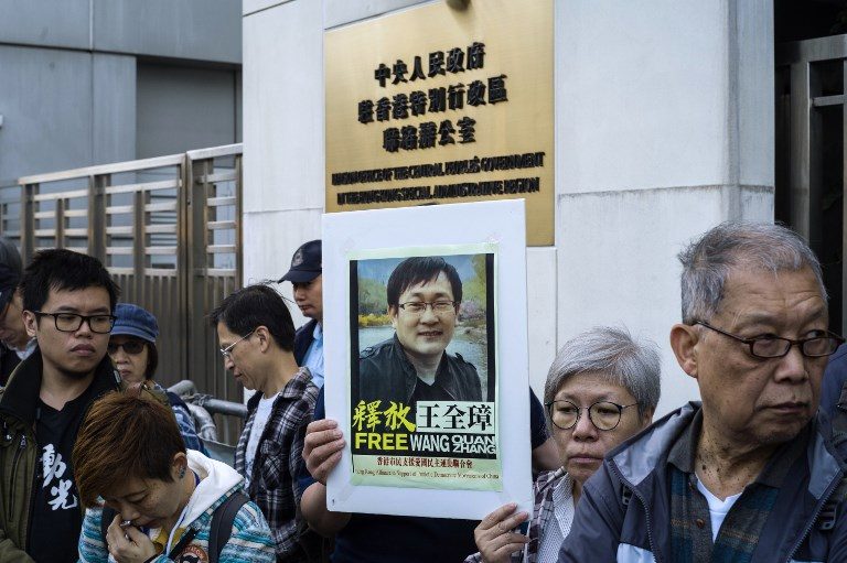 Wife of jailed China rights lawyer pleads to see him