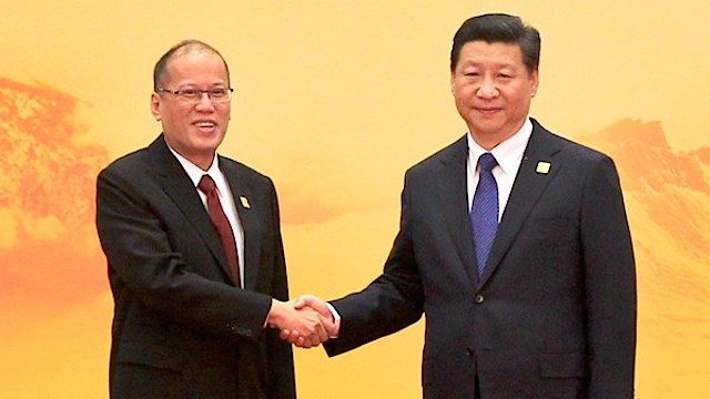 STRAINED RELATIONS. Philippine President Benigno Aquino III and Chinese President Xi Jinping during the 22nd APEC Leaders’ Meeting in November 2014. Malacañang Photo     