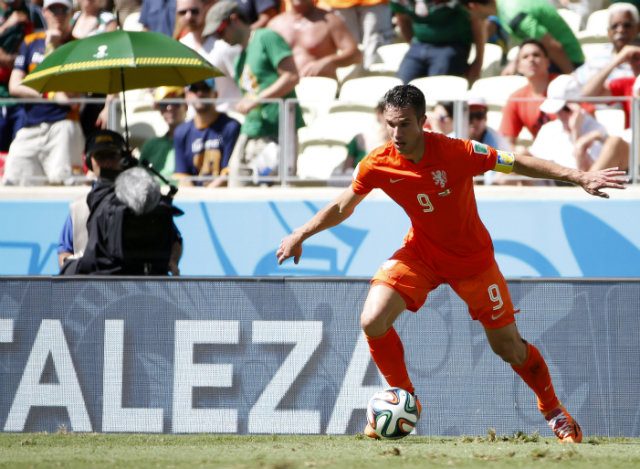 Dutch captain van Persie doubtful for World Cup semifinal