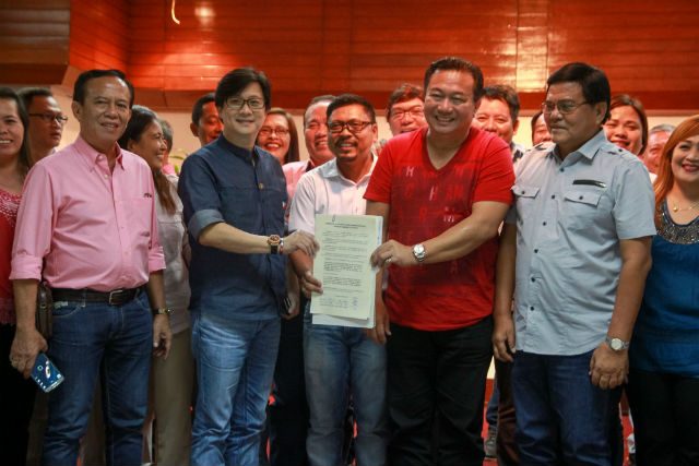 Over 300 Cebu politicians join PDP-Laban