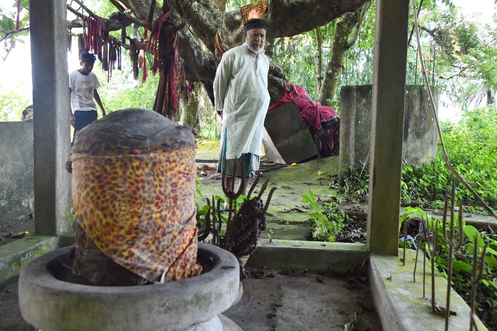 The Muslim looking after a Hindu shrine in India