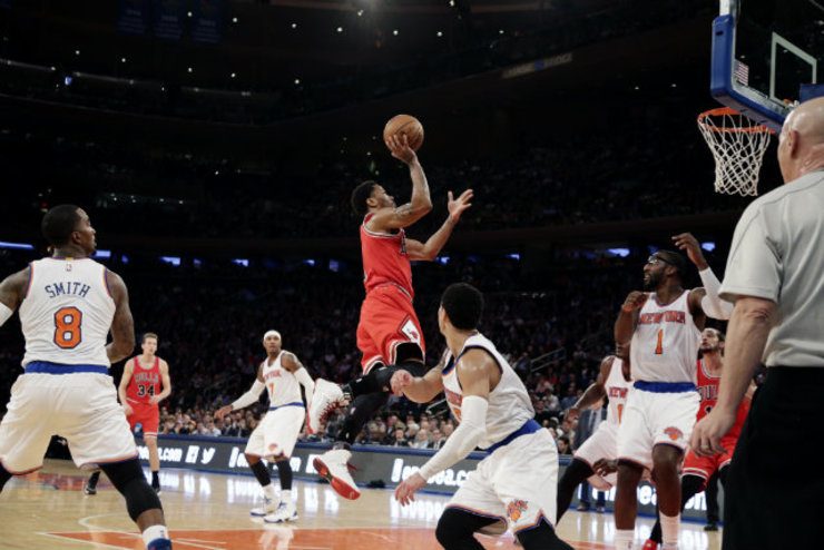 With Rose blooming, Bulls open season with emphatic win over Knicks