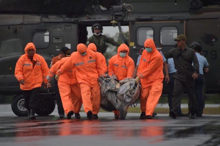 Indonesia expands search for AirAsia crash victims