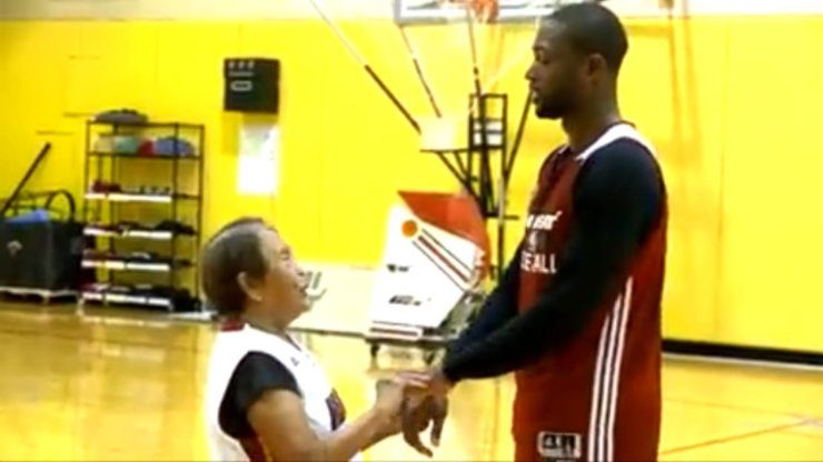 WATCH: Dwyane Wade plays hoops with 90-year-old Filipina granny