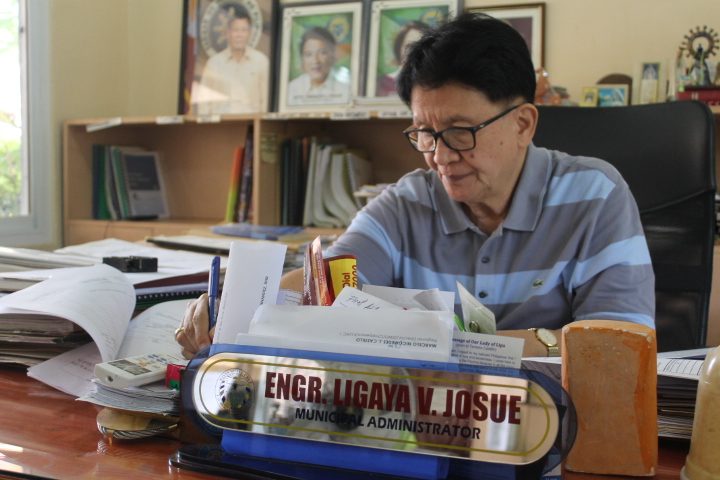 LGU SUPPORT. Ligaya Josue, municipal administrator of Sta Cruz, Ilocos Sur, says they listen to the needs of tobacco farmers.  