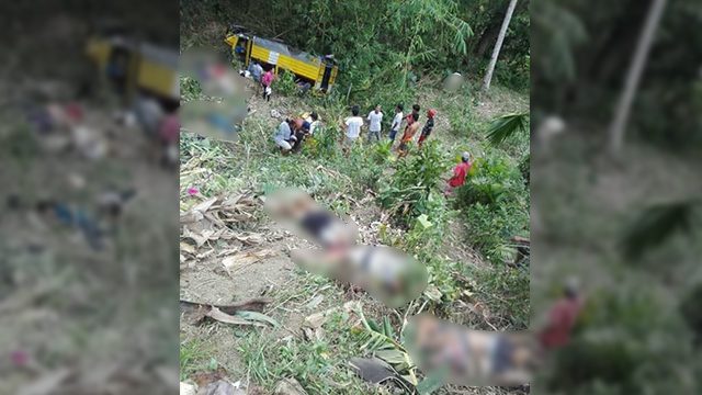 10 dead after jeepney falls into ravine in Albay