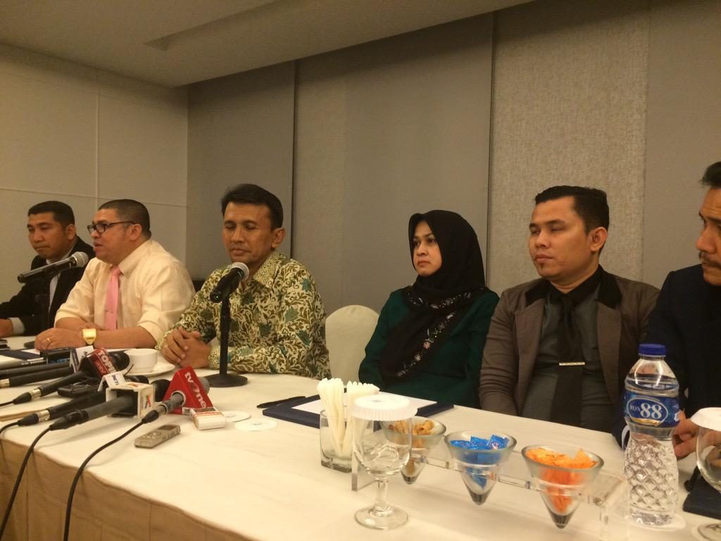 KPK tetapkan Gubernur Sumut Gatot dan istri mudanya sebagai tersangka