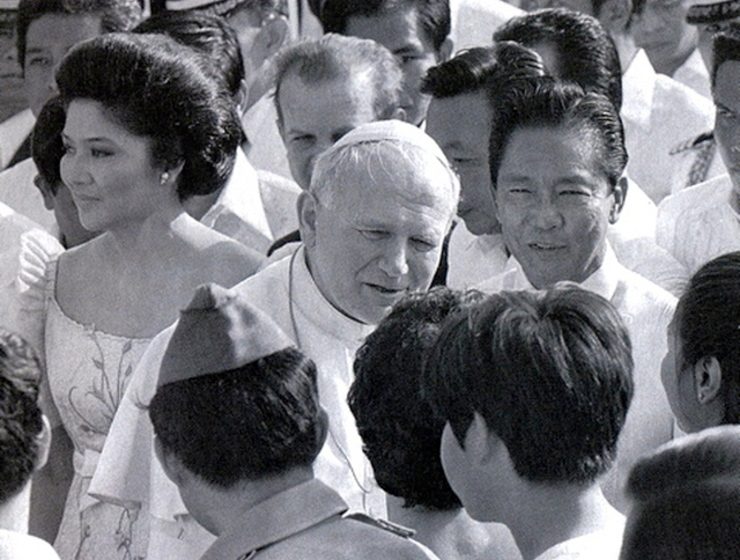 ARRIVAL. The Marcoses greets Pope John Paul II at the airport. Photo from the Presidential Museum and Library