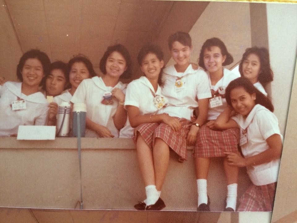 FRIENDS FOREVER. Poe (third from right) and her high school friends in Assumption College. Photo by Malu Gamboa     