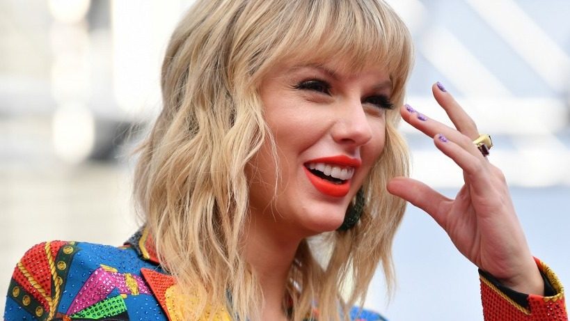 Taylor Swift returns to ‘The Voice’