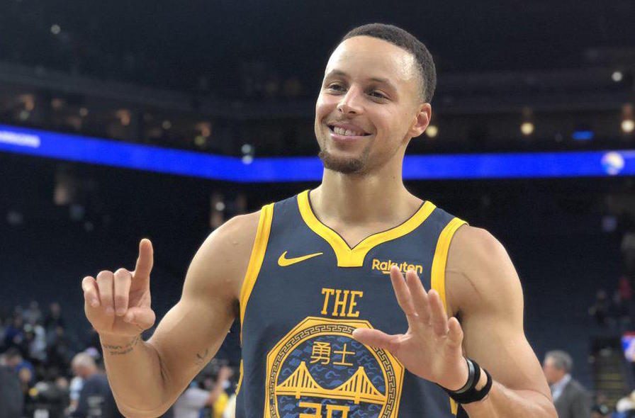 WATCH: Curry’s identical threes in Warriors win over Suns