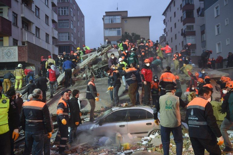 Turkey building collapse death toll rises to 17