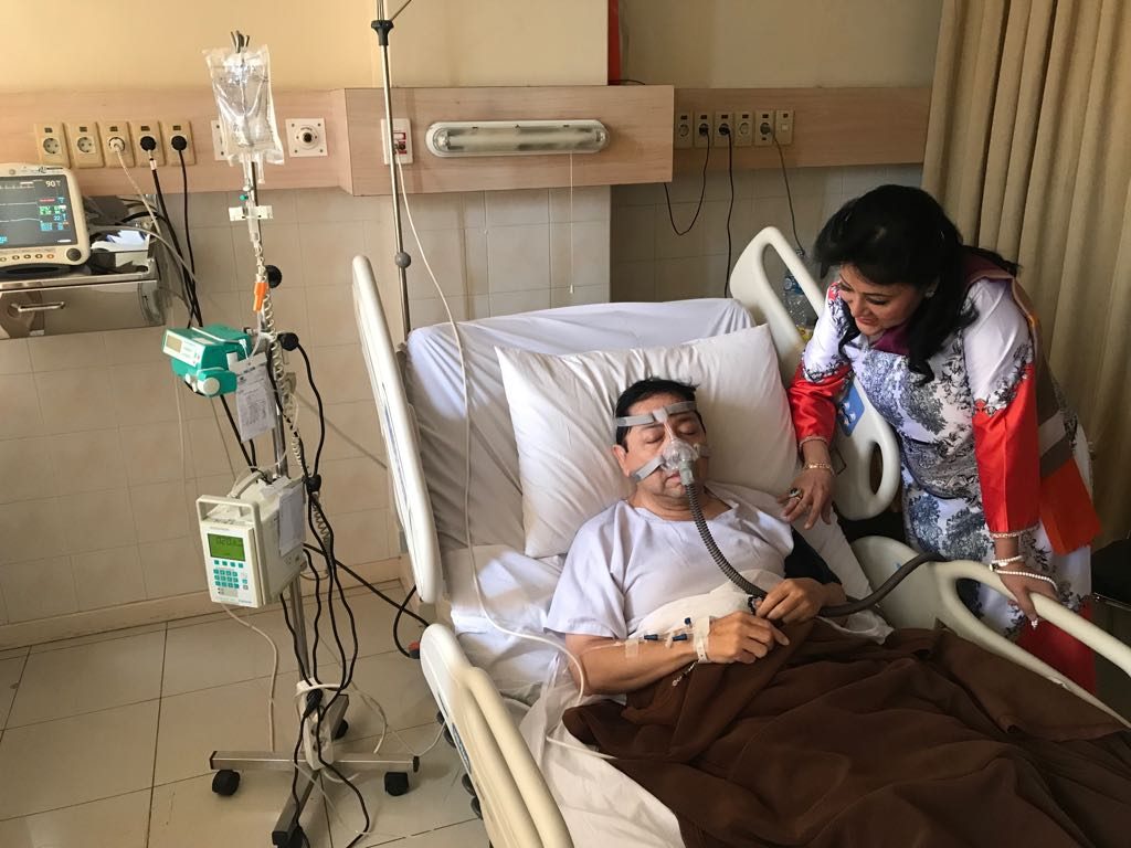 DIRAWAT. Kondisi Ketua DPR Setya Novanto yang kini tengah dirawat di RS Premier Jatinegara dengan keluhan vertigo dan sakit gula darah. Foto: istimewa 