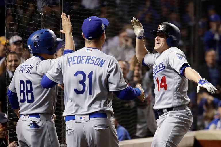 Three Hernandez homers lift Dodgers into World Series