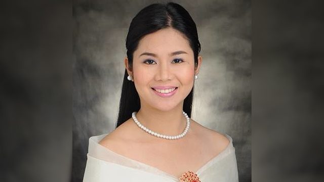 Girl who lost family in typhoon tops Philippine lawyers’ licensure exam