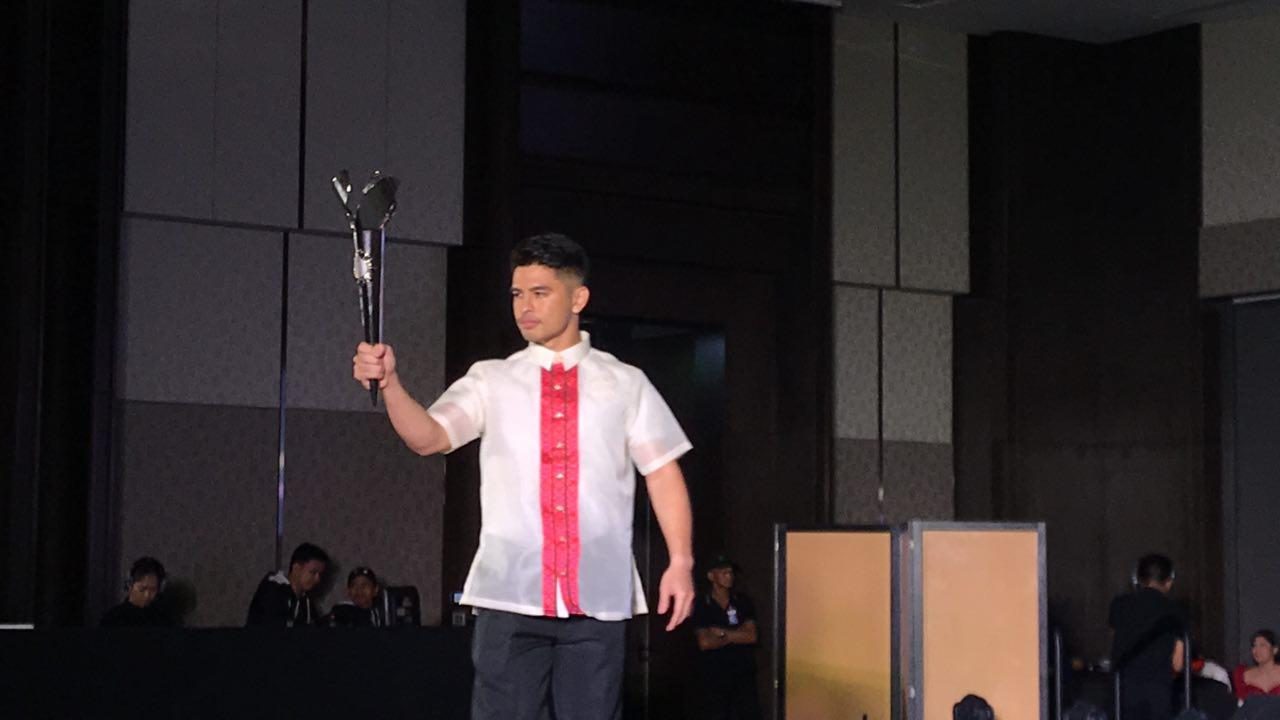 REPRESENTATION. The torch's design draws inspiration from a national symbol. Photo by Beatrice Go/Rappler  